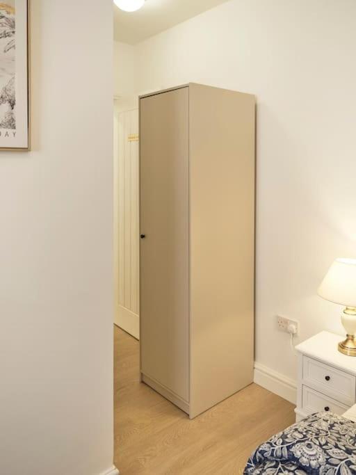 Rofennie Suite -Luxury Ensuite Room! Maidstone Dış mekan fotoğraf